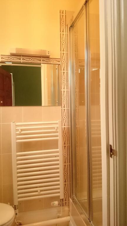 Bankside Bed & Breakfast Сент-Остелл Номер фото