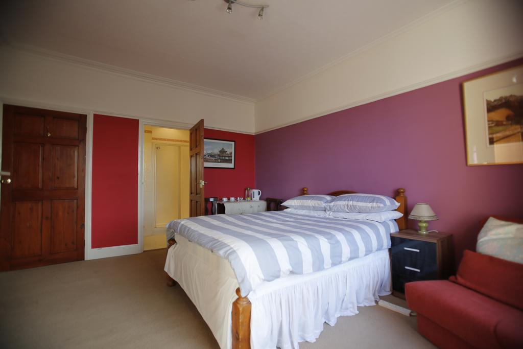 Bankside Bed & Breakfast Сент-Остелл Номер фото
