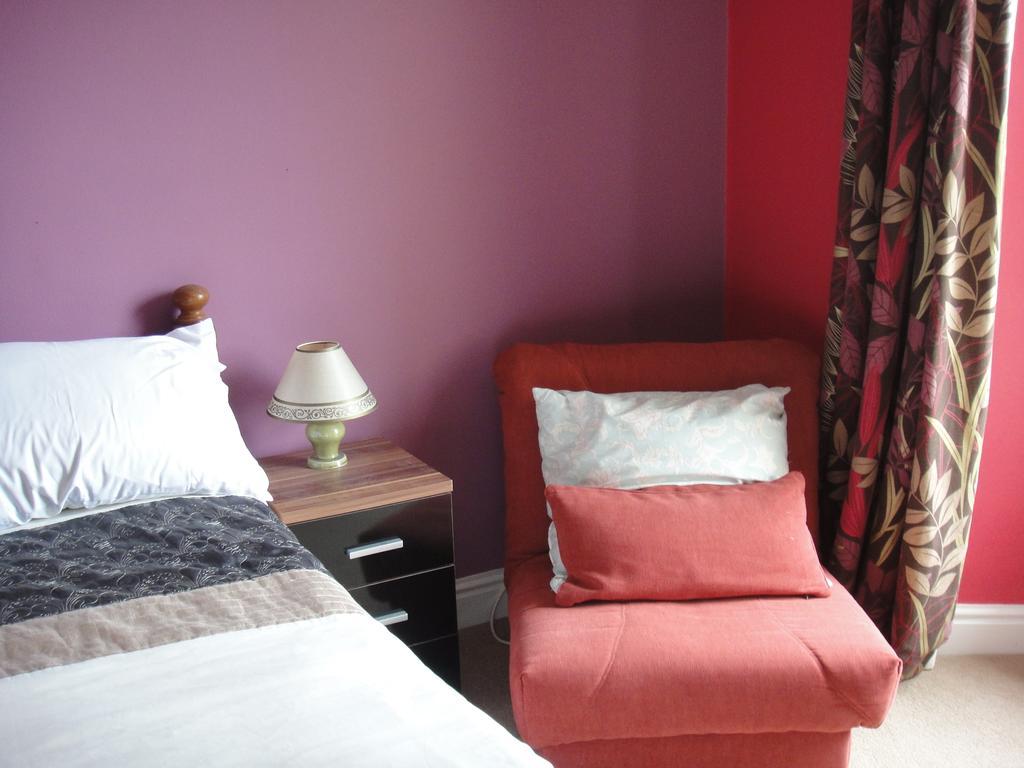 Bankside Bed & Breakfast Сент-Остелл Номер фото